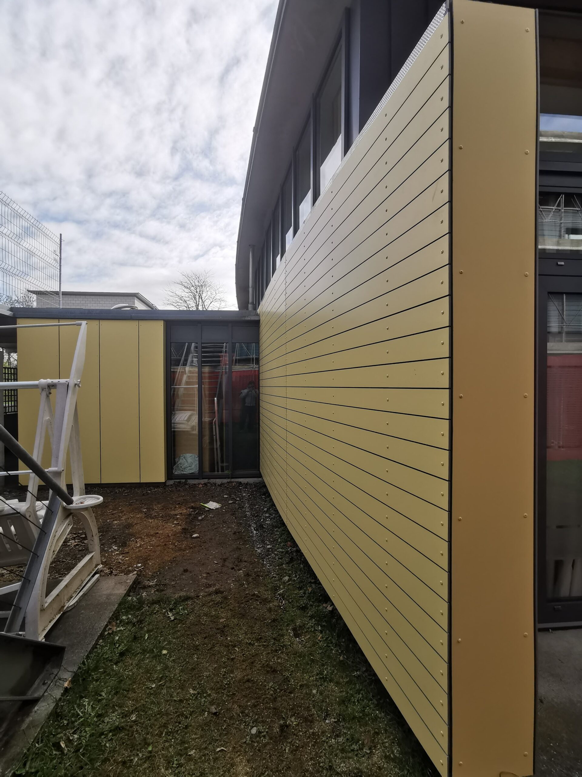 Würenlingen Birchmeier Philipp Baufirma Bau Fassade Solar Holzbau Dach Service Dacharbeiten Zimmerei Terrassen Terassen hinterlüftete Fassade Steildach Ziegel Döttingen Endingen Klingnau Untersiggenthal Baden Brugg Lauffohr Turgi Basel Zürich Wettingen Koblenz