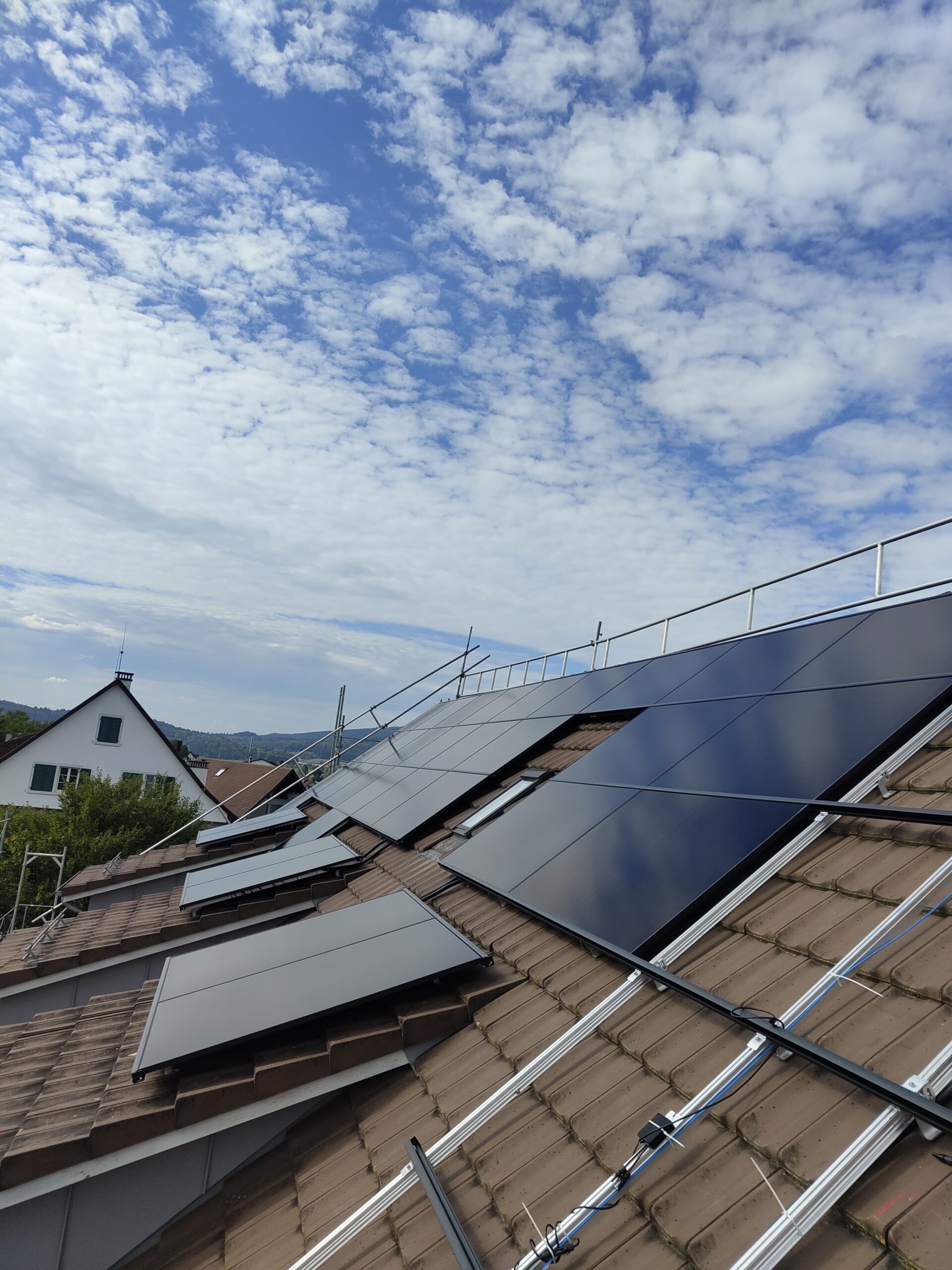 Würenlingen Birchmeier Philipp Baufirma Bau Fassade Solar Holzbau Dach Service Dacharbeiten Zimmerei Terrassen Terassen hinterlüftete Fassade Steildach Ziegel Döttingen Endingen Klingnau Untersiggenthal Baden Brugg Lauffohr Turgi Basel Zürich Wettingen Koblenz